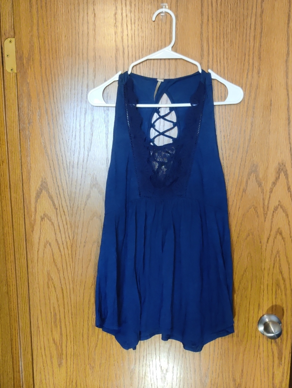 ( 💖 4/20 )Navy Lace-Up Back Tank with Crochet Trim
